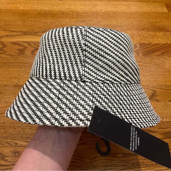 NWT Limited Edition Karl Lagerfeld Straw Bucket Hat main image 9